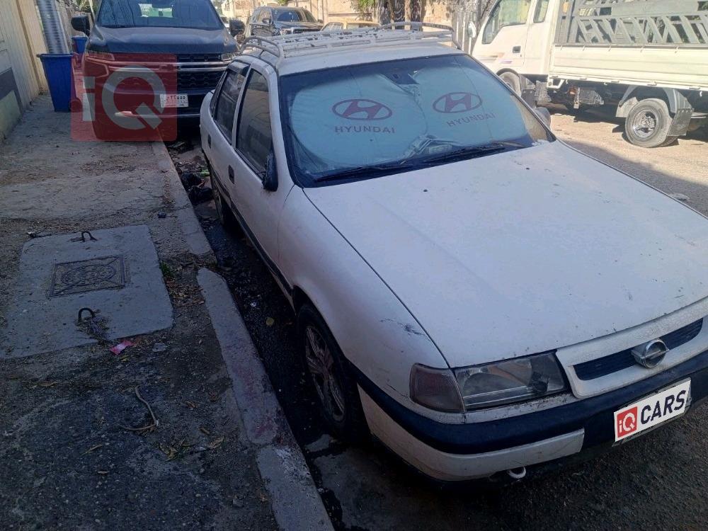 اوبل استرا